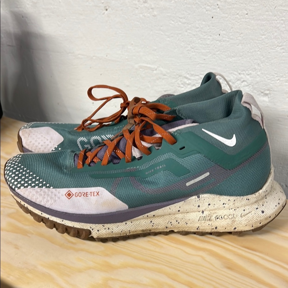 Nike women’s 10 Pegasus react trail runners
